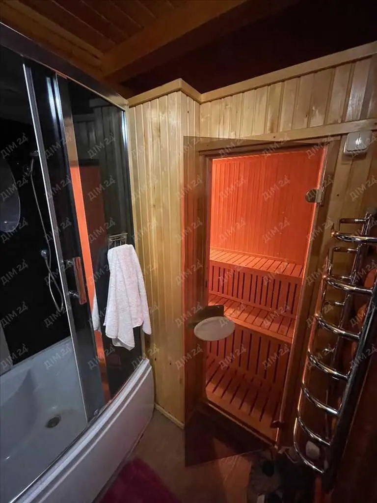 Унікальний будинок із зрубу в передмісті Полтави (Клюшники)