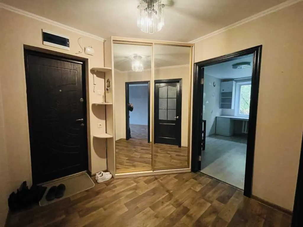 Трикімнатна на Алмазному.