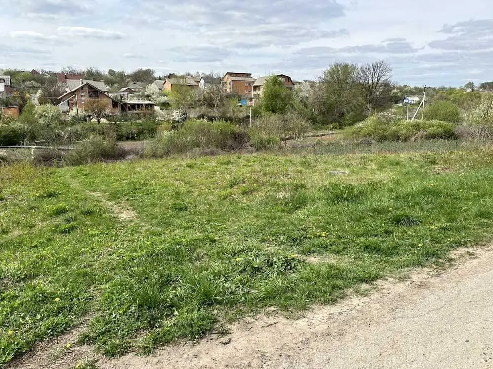 Ділянка в Яру під забудову!