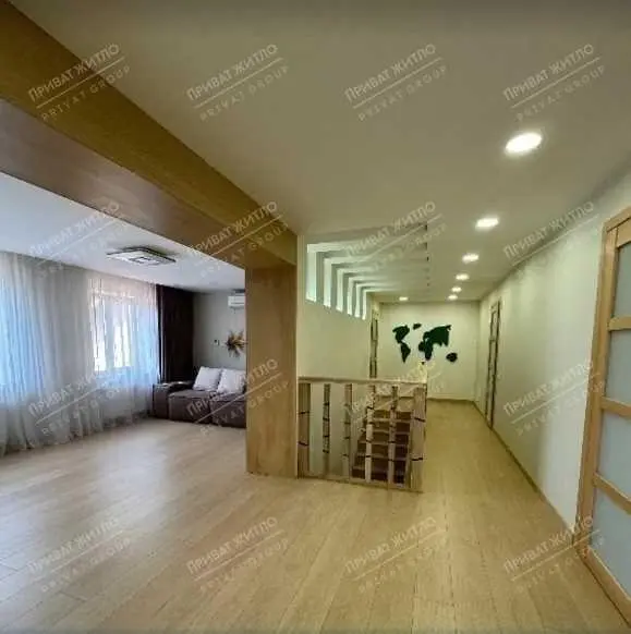 Пропонуємо 2 поверховий будинок  в районі ГРЛ