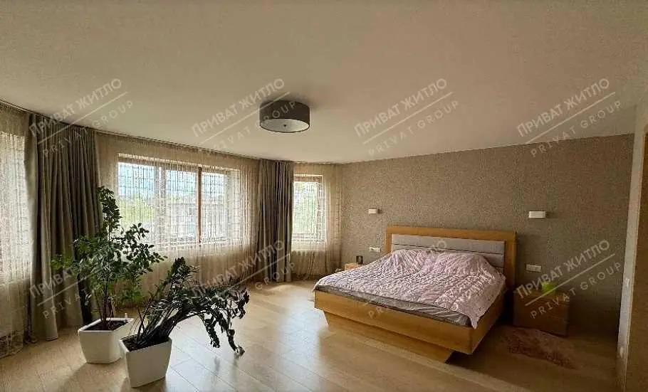 Пропонуємо 2 поверховий будинок  в районі ГРЛ