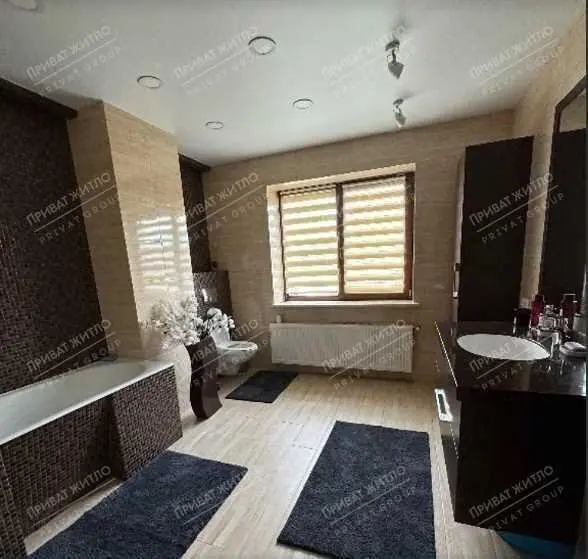 Пропонуємо 2 поверховий будинок  в районі ГРЛ