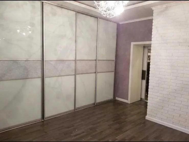 Неперевершена квартира на Подолі