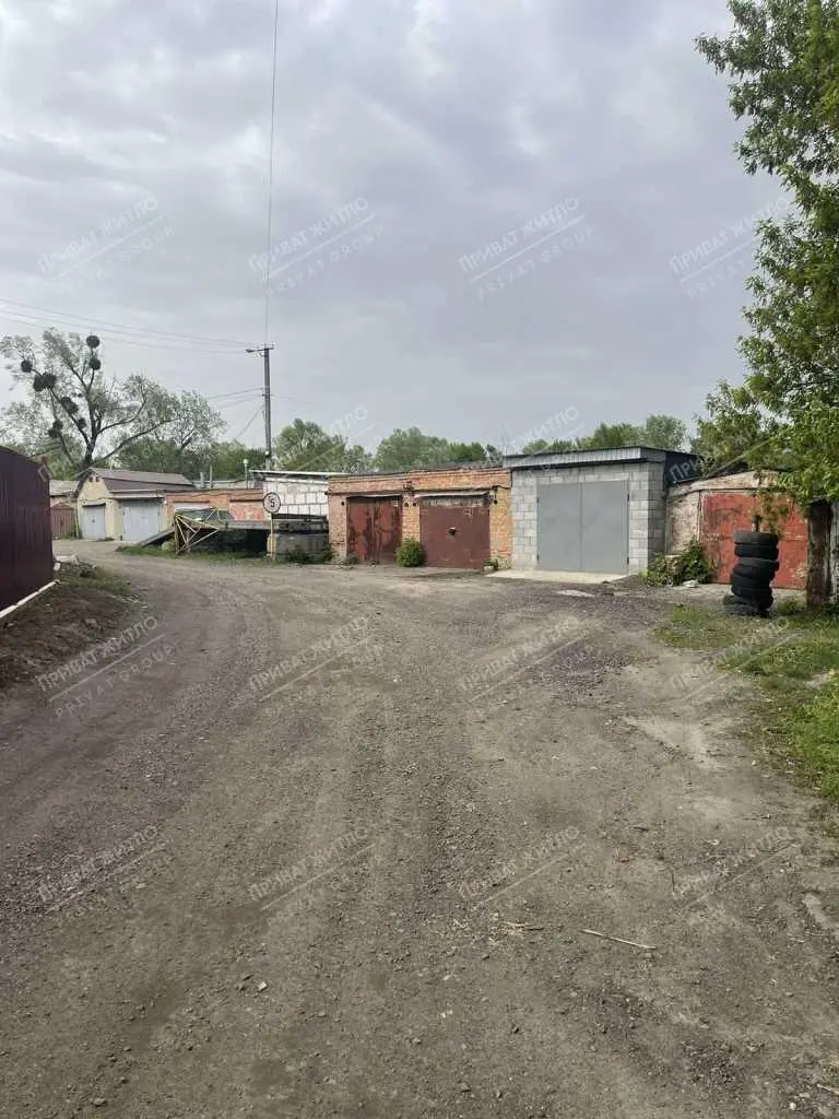 Добротний гараж в р-н Макдональдса!