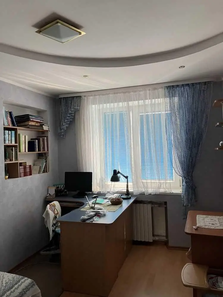 Простора, гарна 3к квартира, Сади-2!