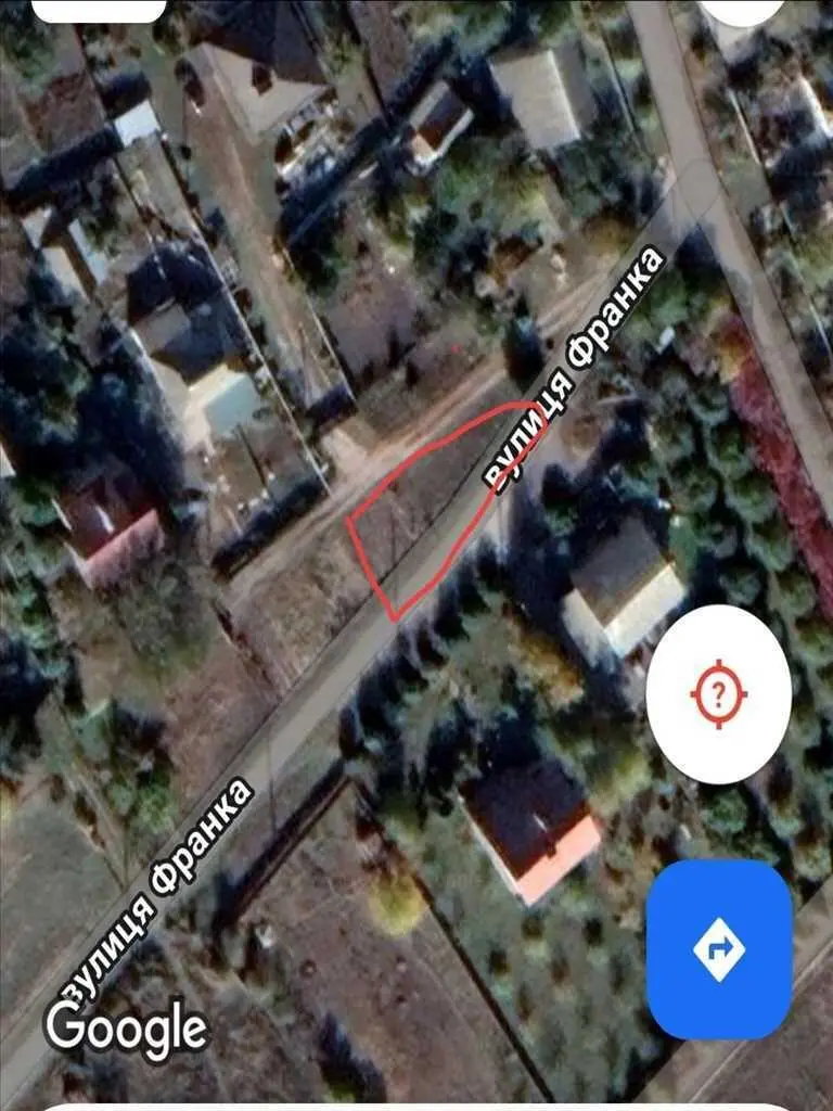 Компактна ділянка в Розсошенцях.