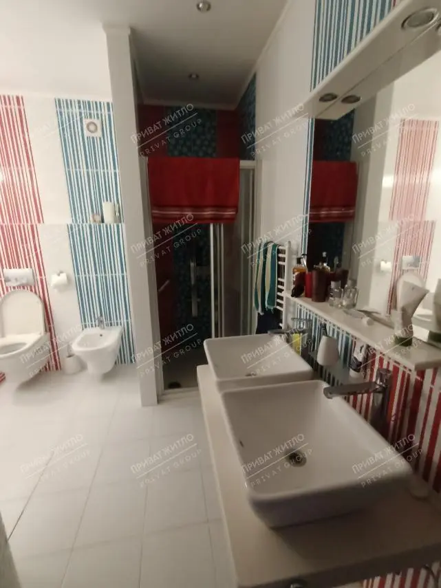 Ваш власний дім із басейном та барбекю всього за 5 хвилин від Сонячного парку!