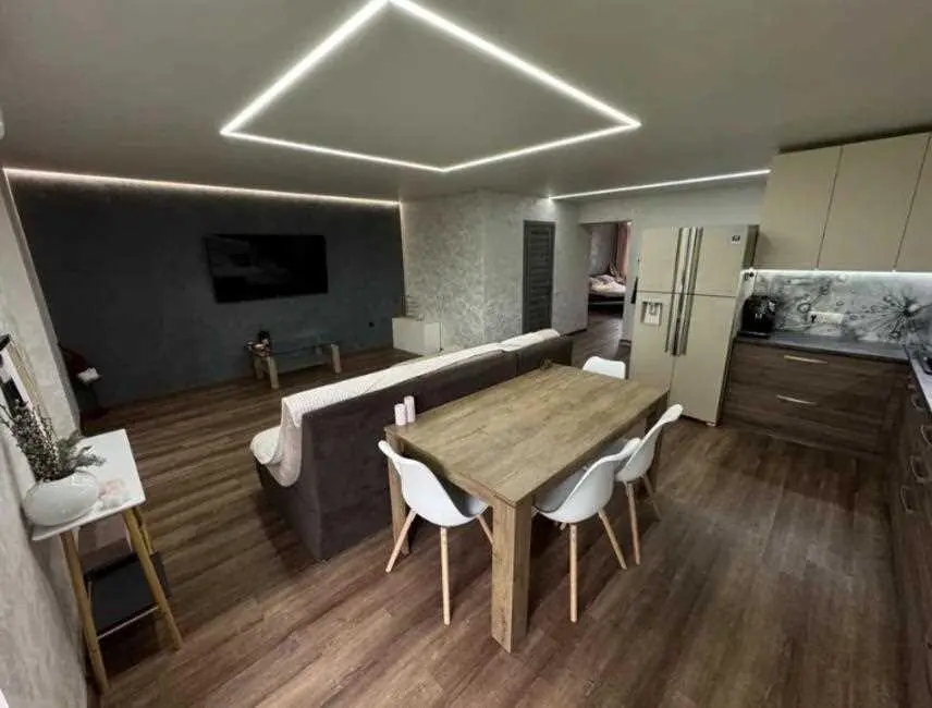 Двокімнатна квартира в центрі міста!