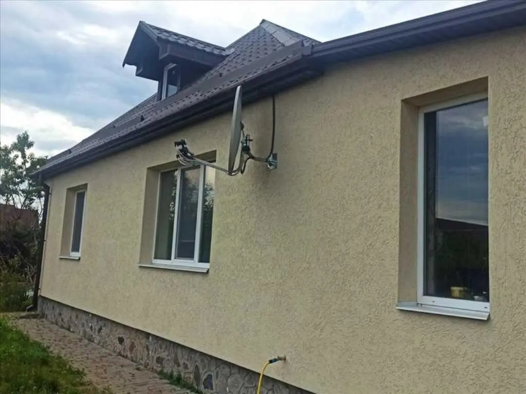 Просторий будинок в тихому місці