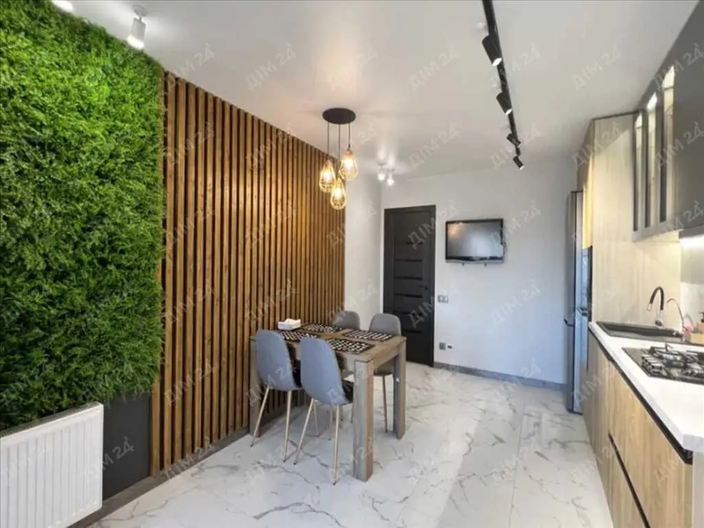 Двокімнатна квартира з авторським ремонтом