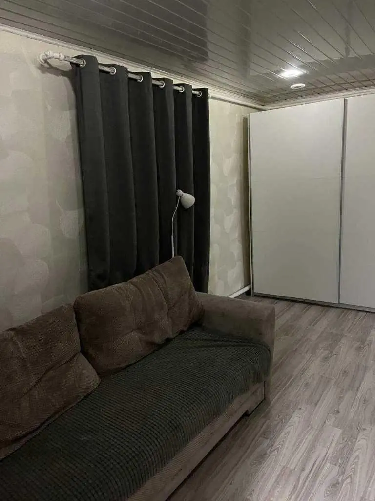 Окремий будинок поблизу площі Зигіна!