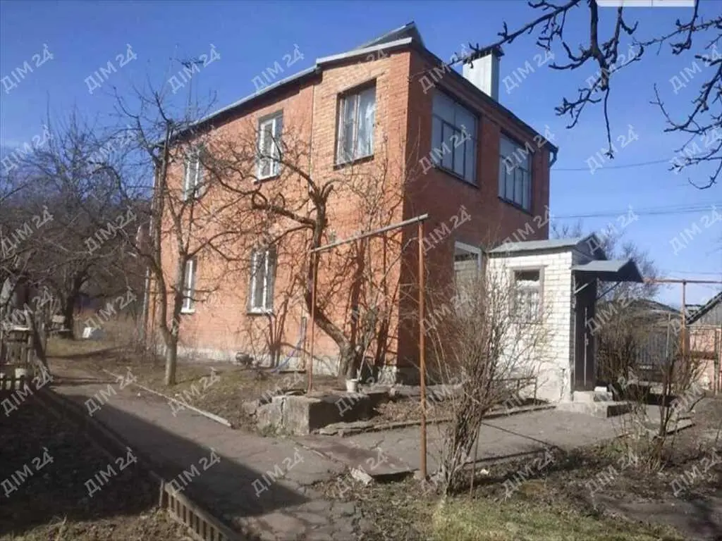 Окремий будинок в с Нижні Млини в 3 км від міста.