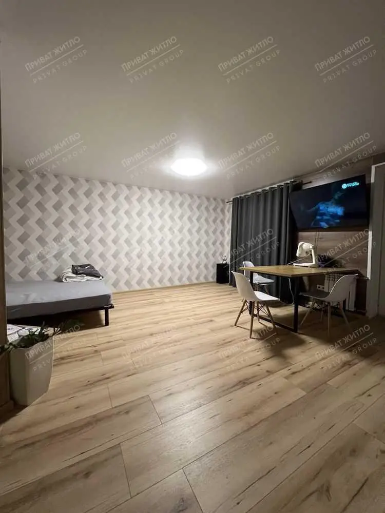 Продається шикарна однокімнатна студія в новобудові в центрі міста.