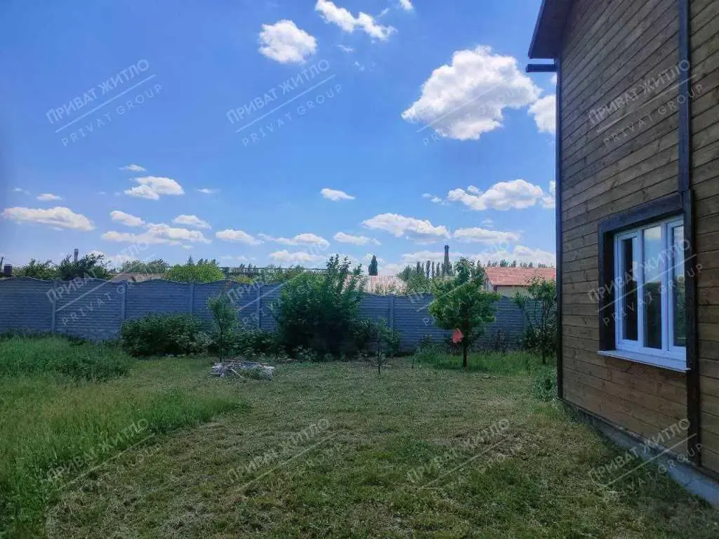 Новий сучасний будинок. Район Браїлки. 