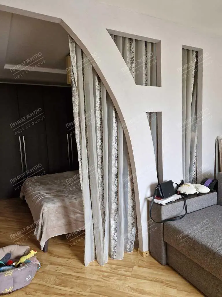 Затишна двокімнатна квартира в центрі 