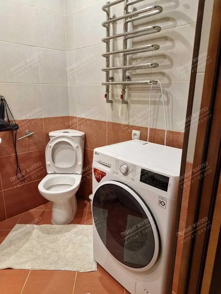 Затишна двокімнатна квартира в центрі 