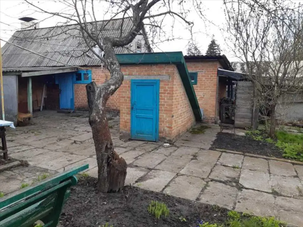 Окремий будинок для родини в Чутове