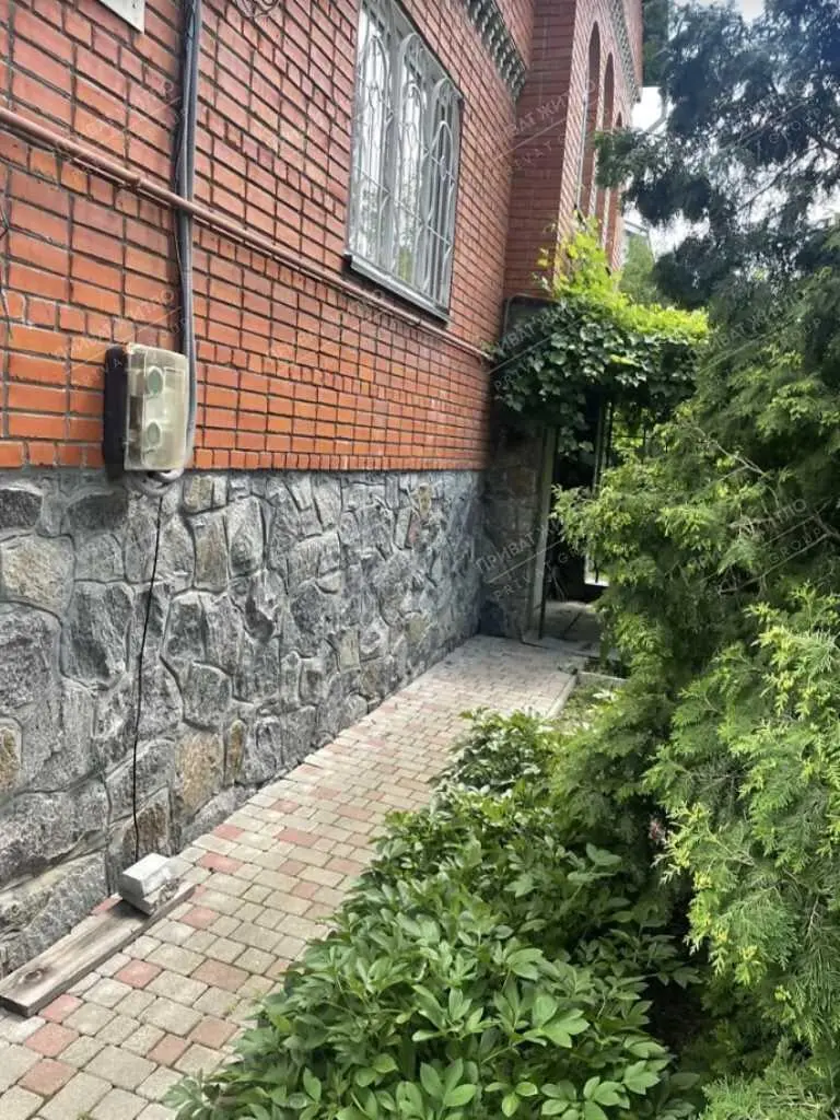 Просторий, добротний будинок в Супрунівці!