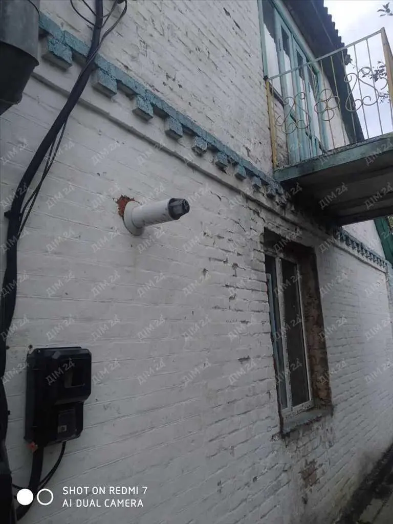 Просторий будинок в передмісті!