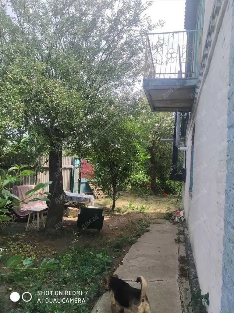 Просторий будинок в передмісті!