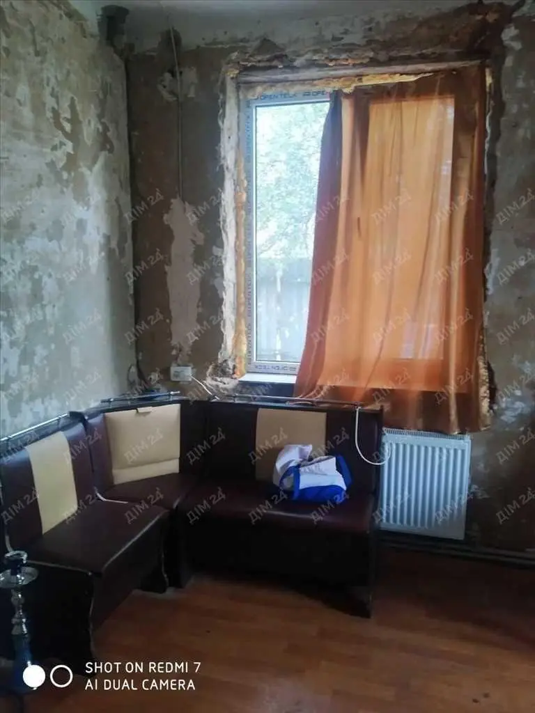 Просторий будинок в передмісті!