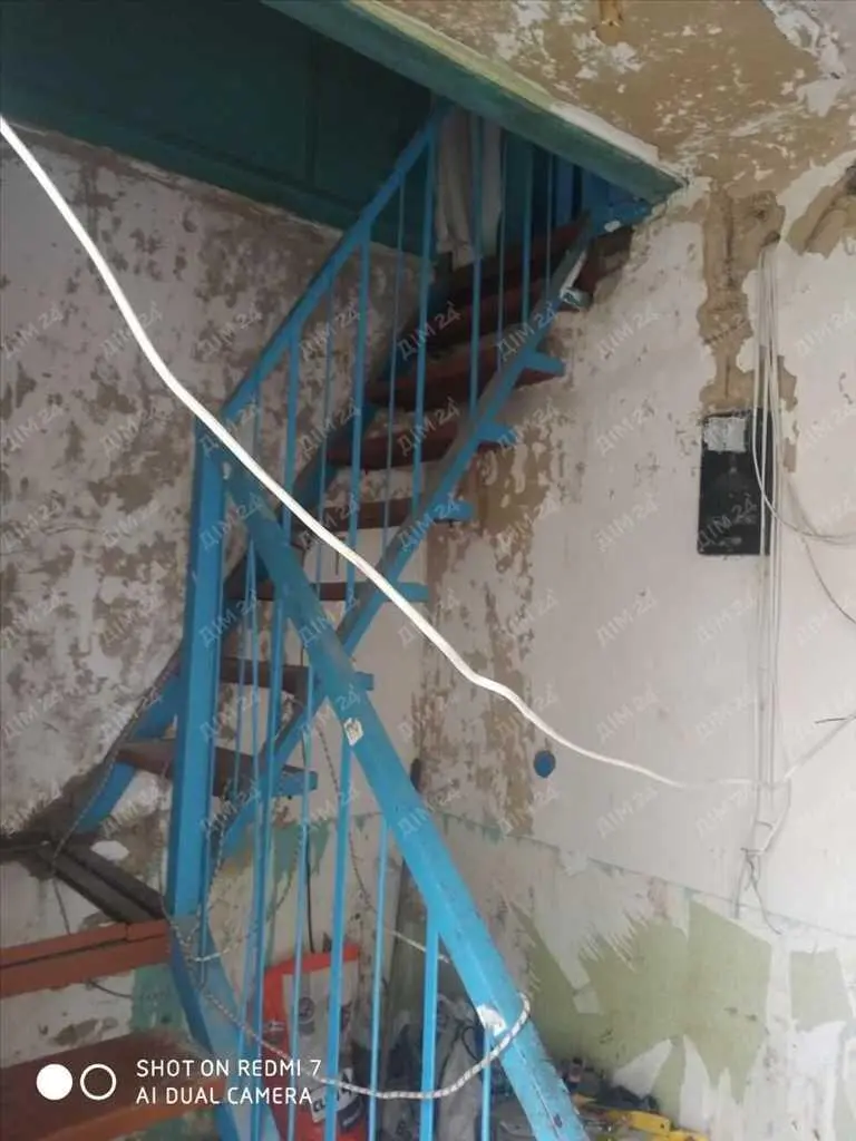 Просторий будинок в передмісті!