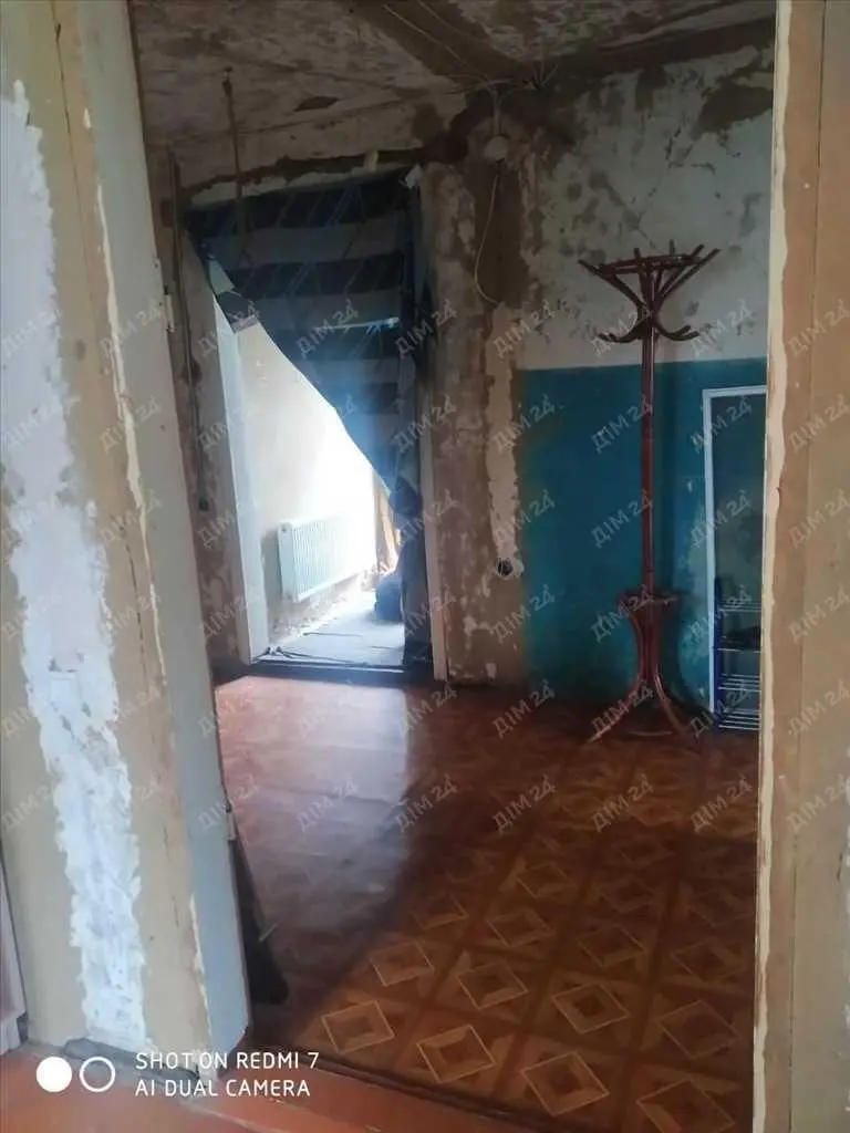 Просторий будинок в передмісті!