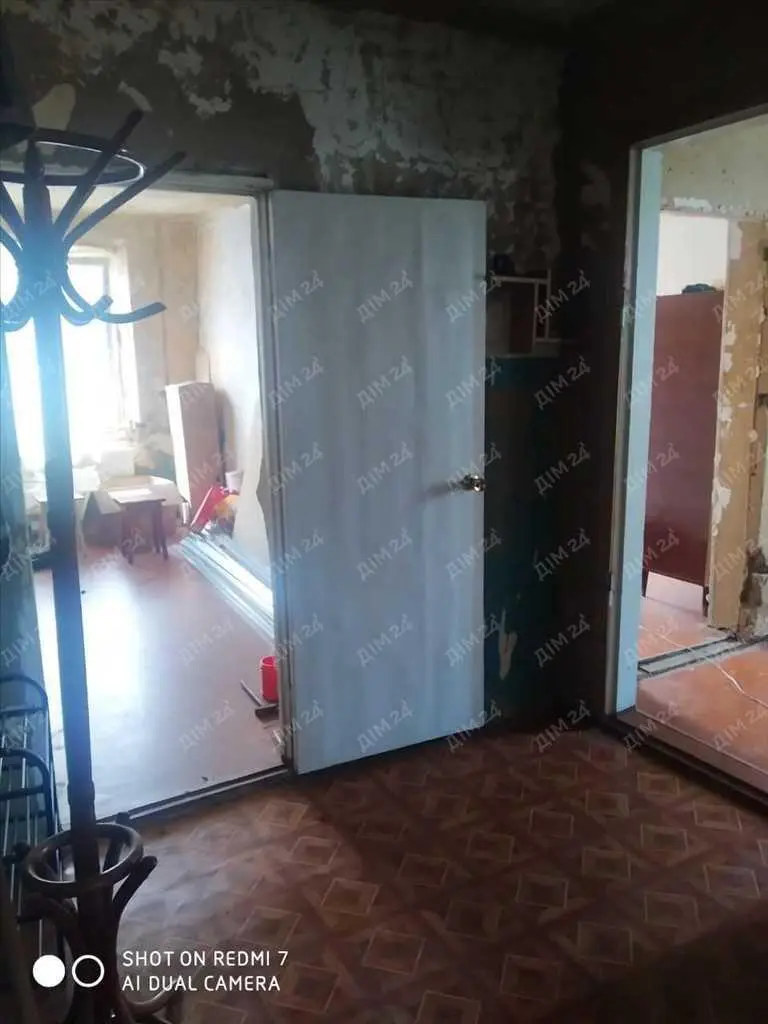 Просторий будинок в передмісті!