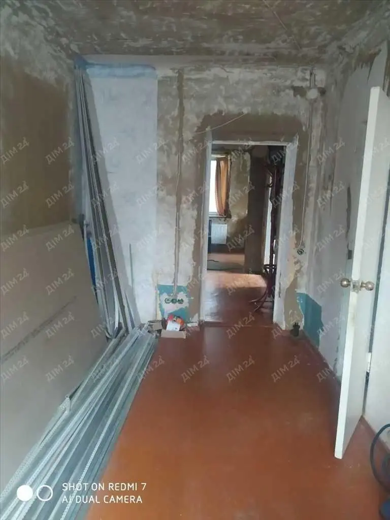 Просторий будинок в передмісті!