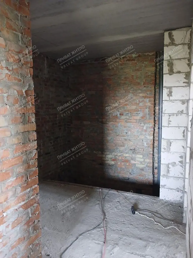 Простора видова квартира, мікрорайон Левада