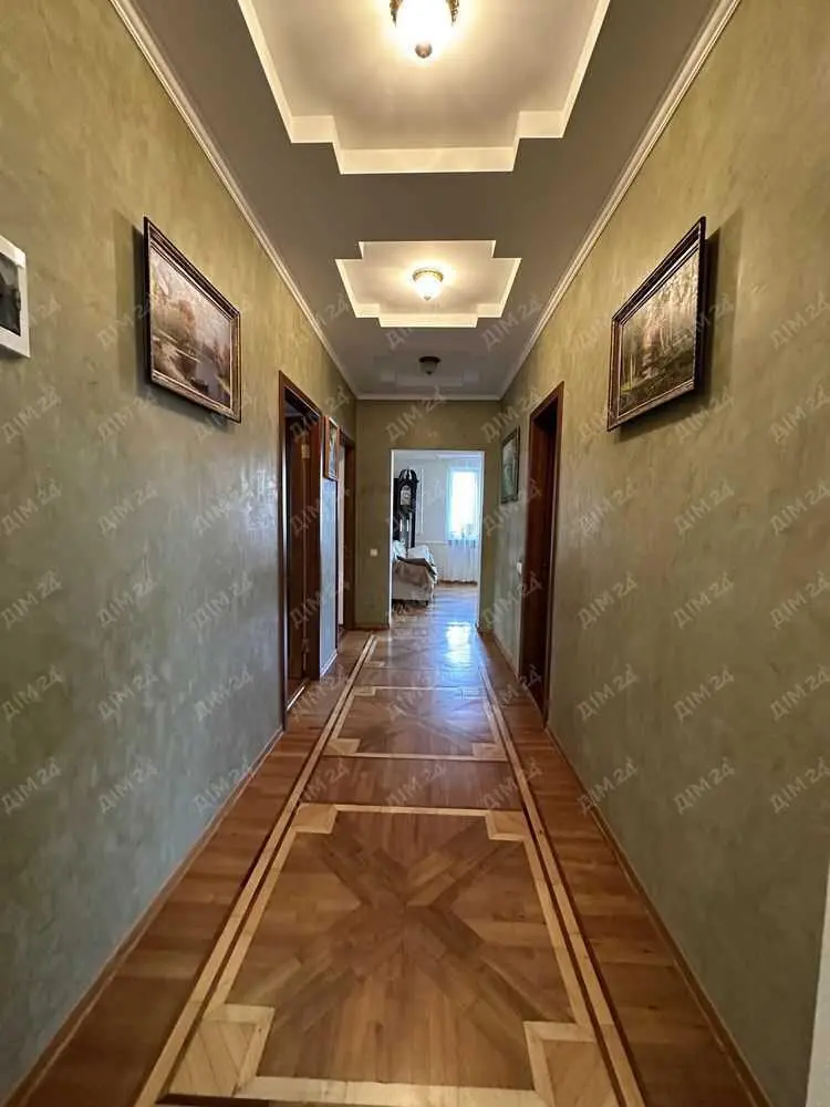 Доглянутий будинок район Павленківської площі.