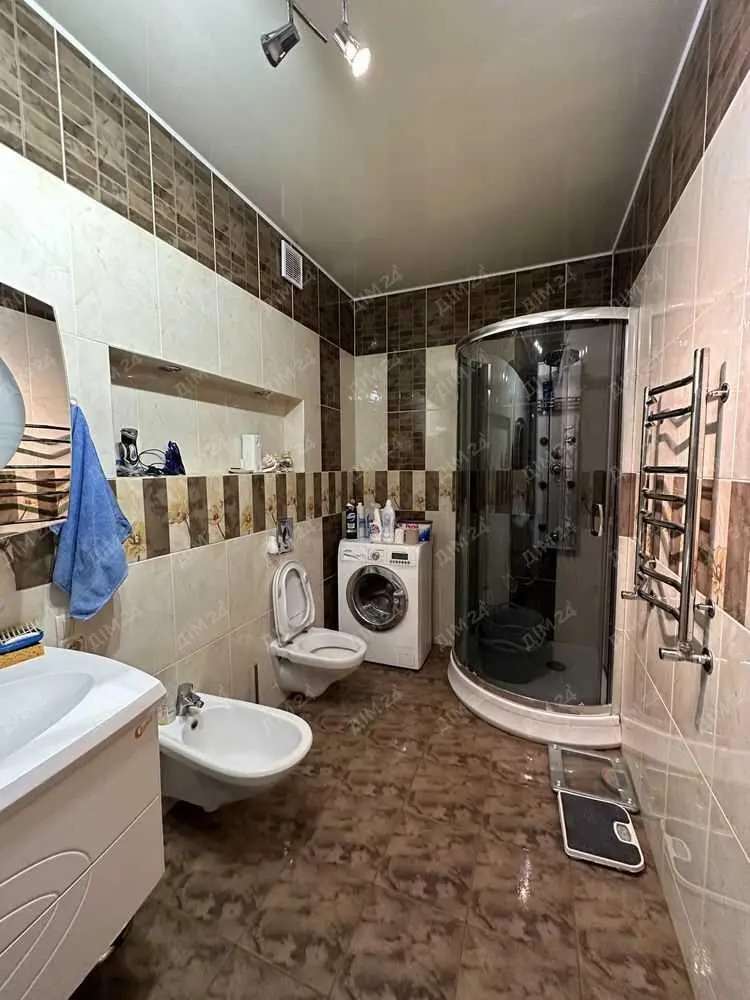 Доглянутий будинок район Павленківської площі.