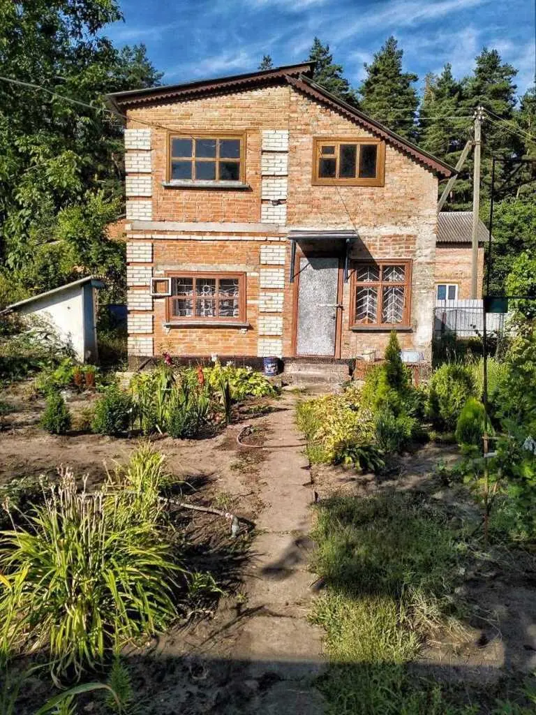  Пропонуємо вашій увазі двоповерховий цегляний дачний будинок на Лісових полянах