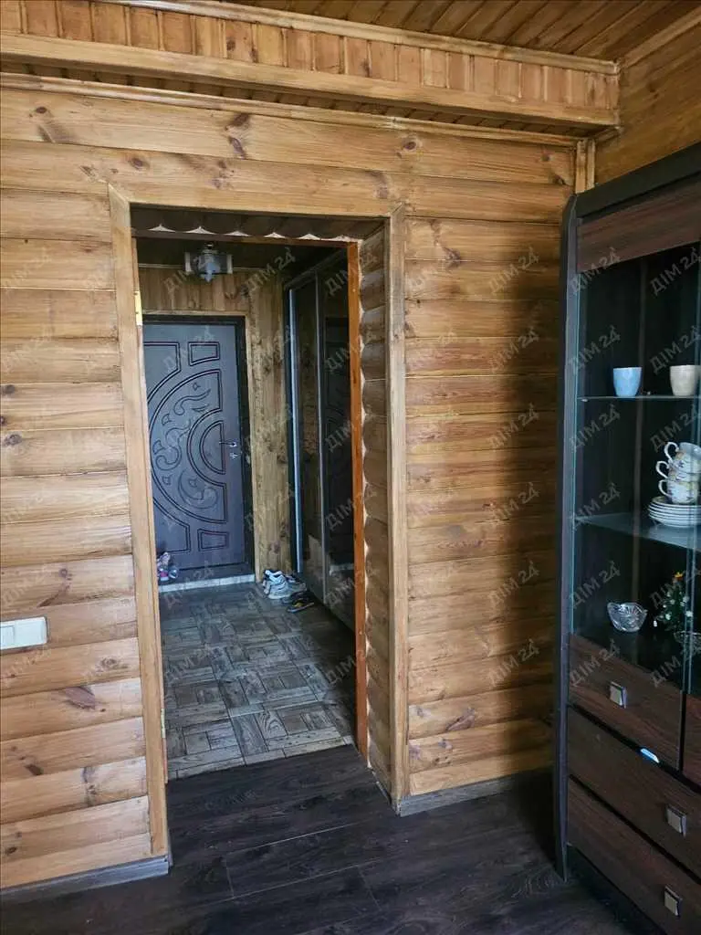 Чудовий будинок неподалік річки в місті!