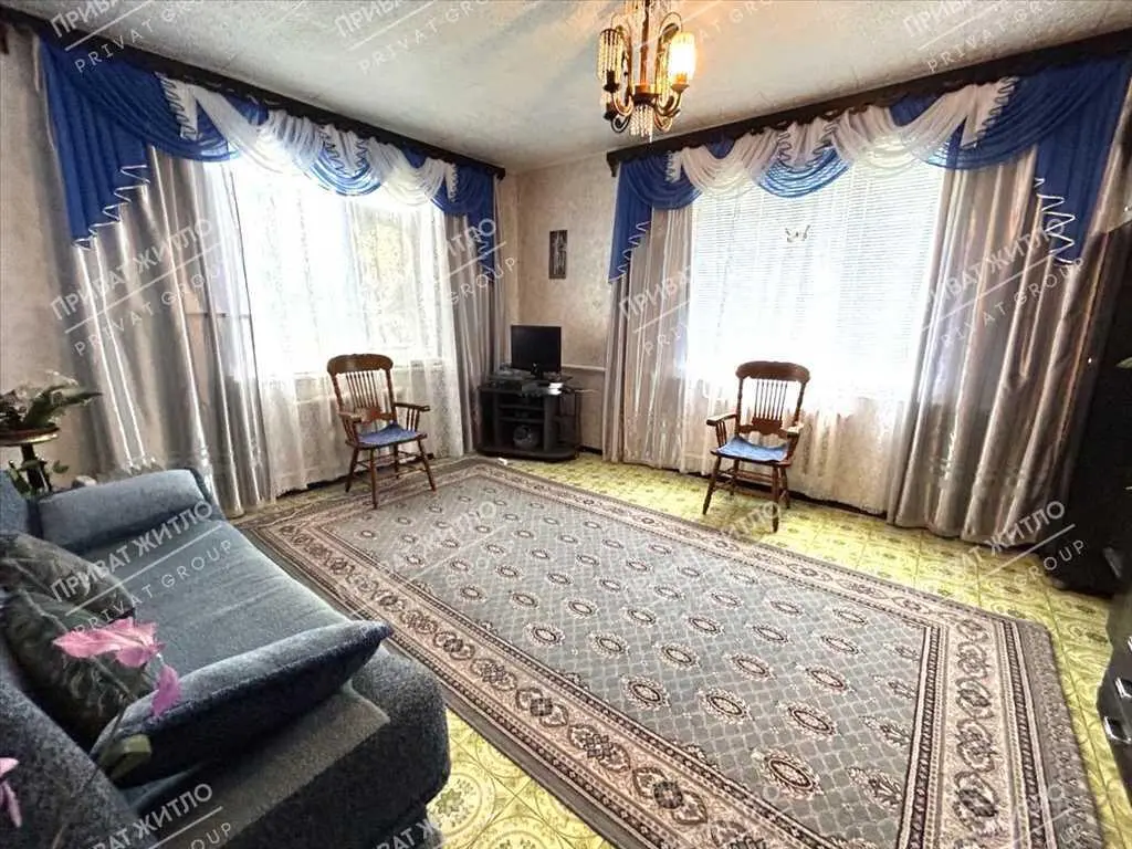 Двоповерховий будинок у Полтаві