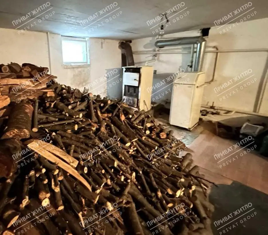 Двоповерховий будинок у Полтаві