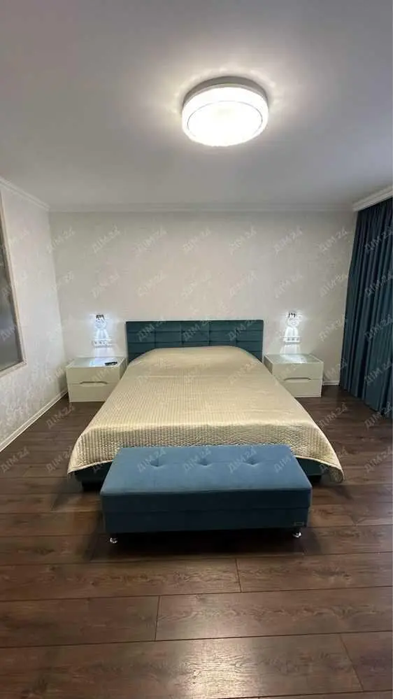 Трикімнатна квартира з ремонтом у центрі