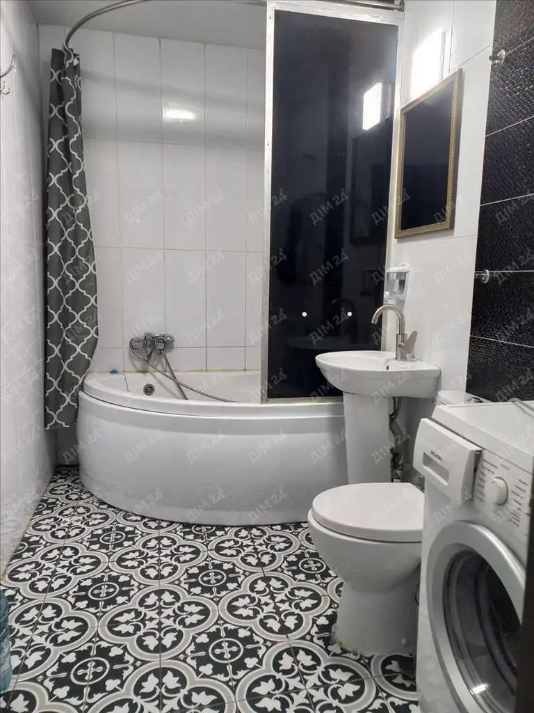 Двокімнатна квартира з АО та сонячними панелями.