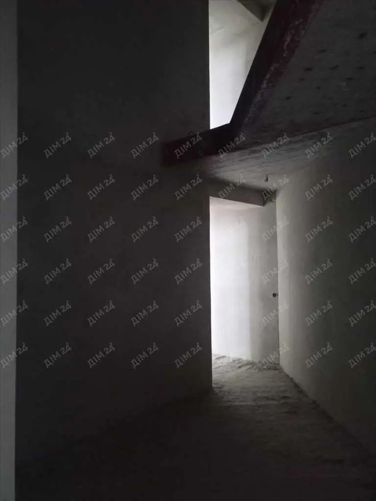 Дворівнева квартира в спальному районі!