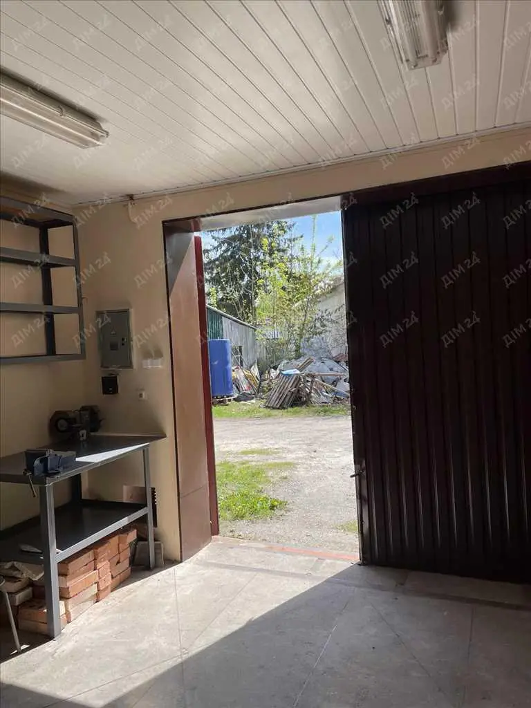 Добротний гараж на Лідова! 