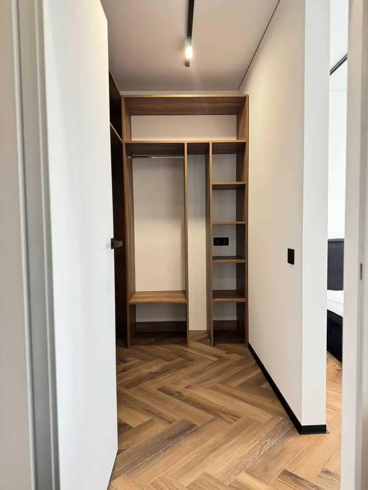 Сучасна 1-кімнатна квартира з дизайнерським ремонтом 