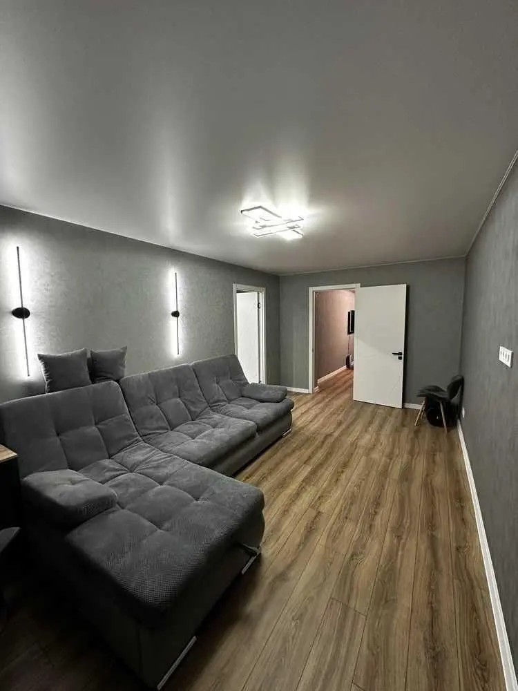 Трикімнатна квартира з євроремонтом