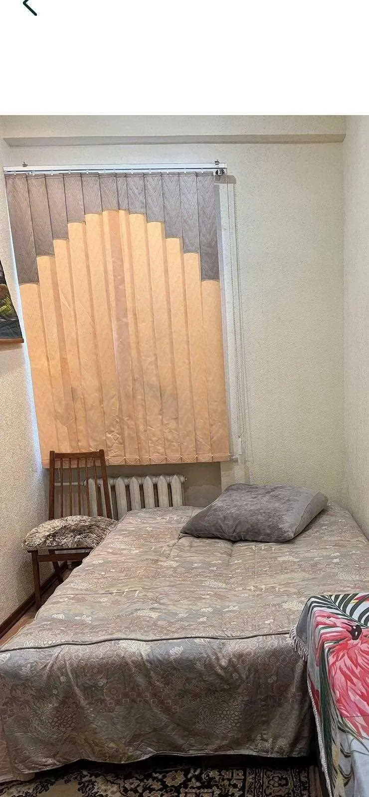 Простора сталінка в районі Павленківського парку