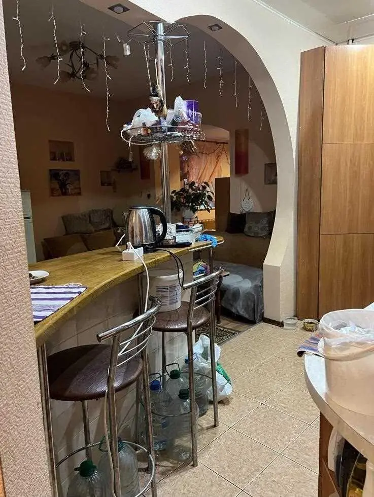 Простора сталінка в районі Павленківського парку