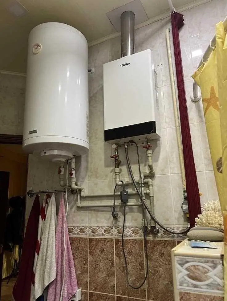 Простора сталінка в районі Павленківського парку