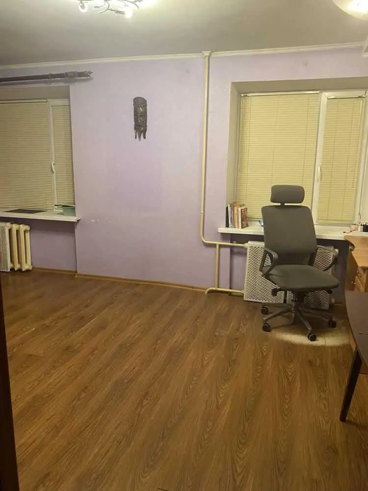 Трикімнатна квартира на Боженка. 