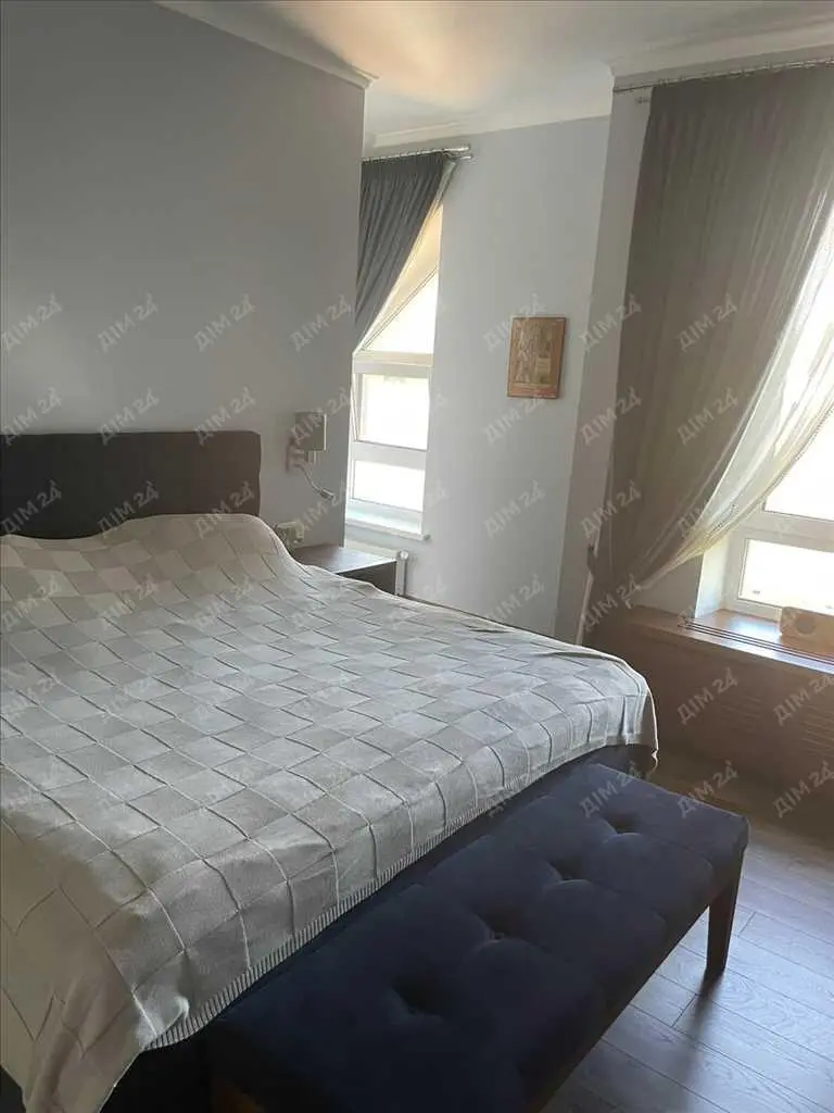 Розкішний будинок в центральній частині міста!