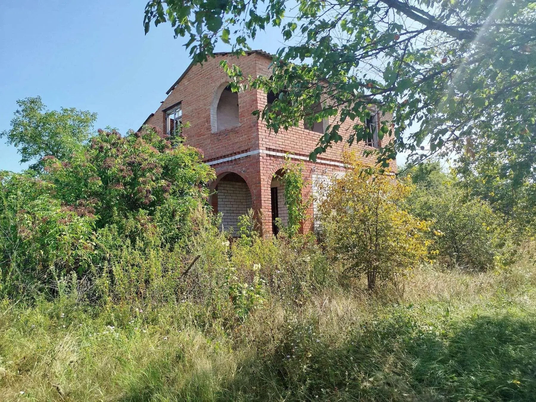 Ділянка з недобудовою