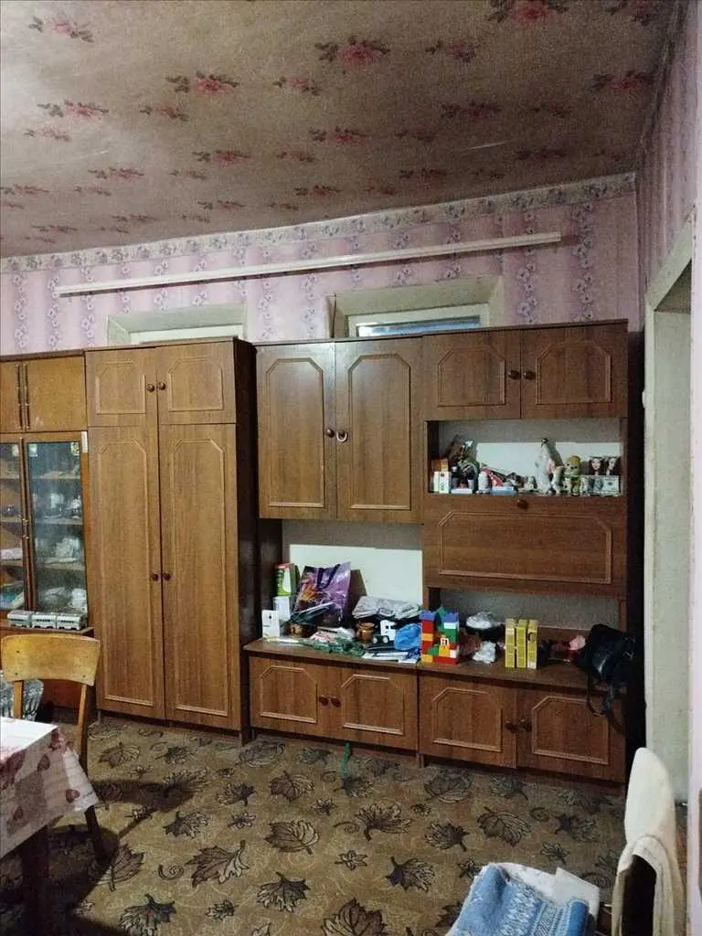 Будинок в оточенні лісу!