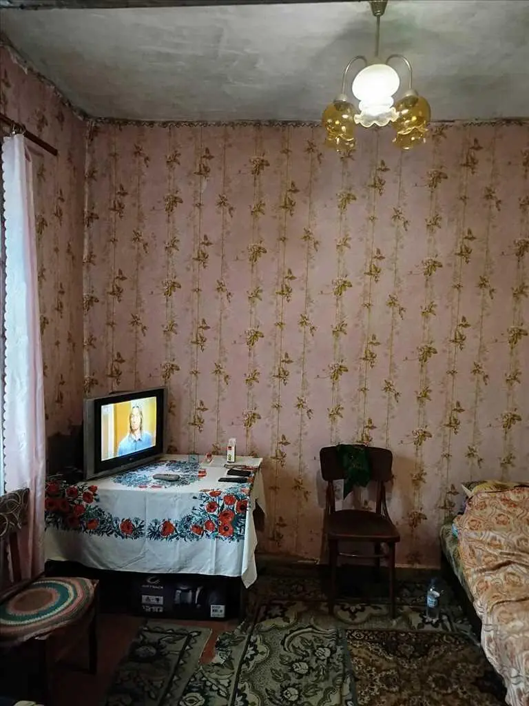 Будинок в оточенні лісу!